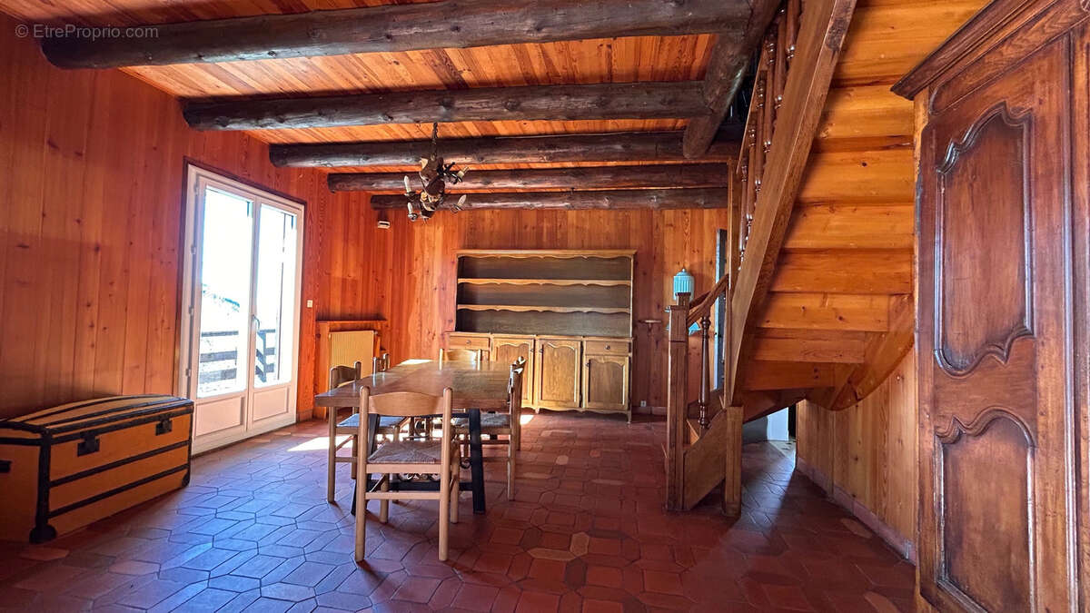 Maison avec terrain sur une parcelle de 5.610 m2 - photo 6