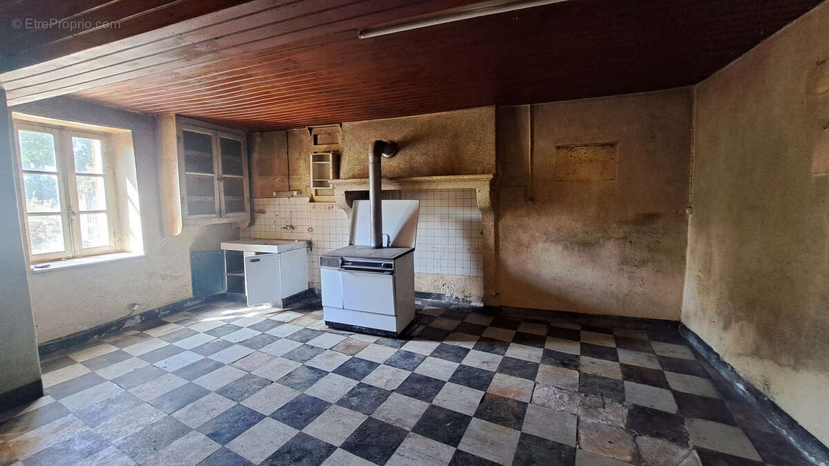 Maison à ESPINASSE