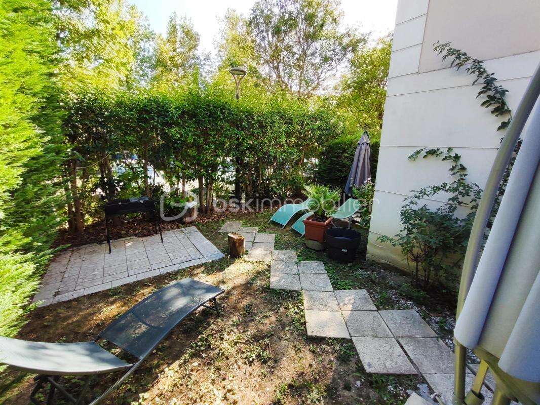 Appartement à SAVIGNY-LE-TEMPLE