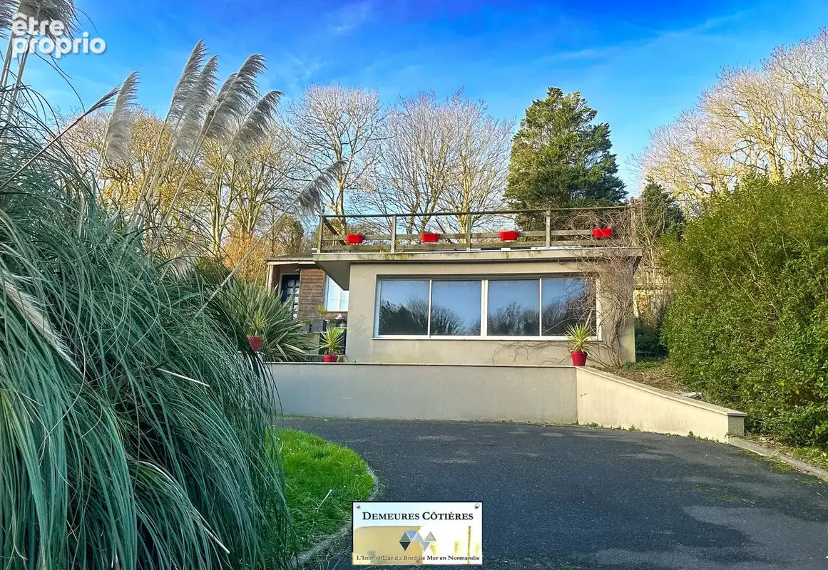 EXCLUSIF - Propriété atypique vue sur mer et plage à pied, dans une valleuse verdoyante entre FECAMP et YPORT - photo 6