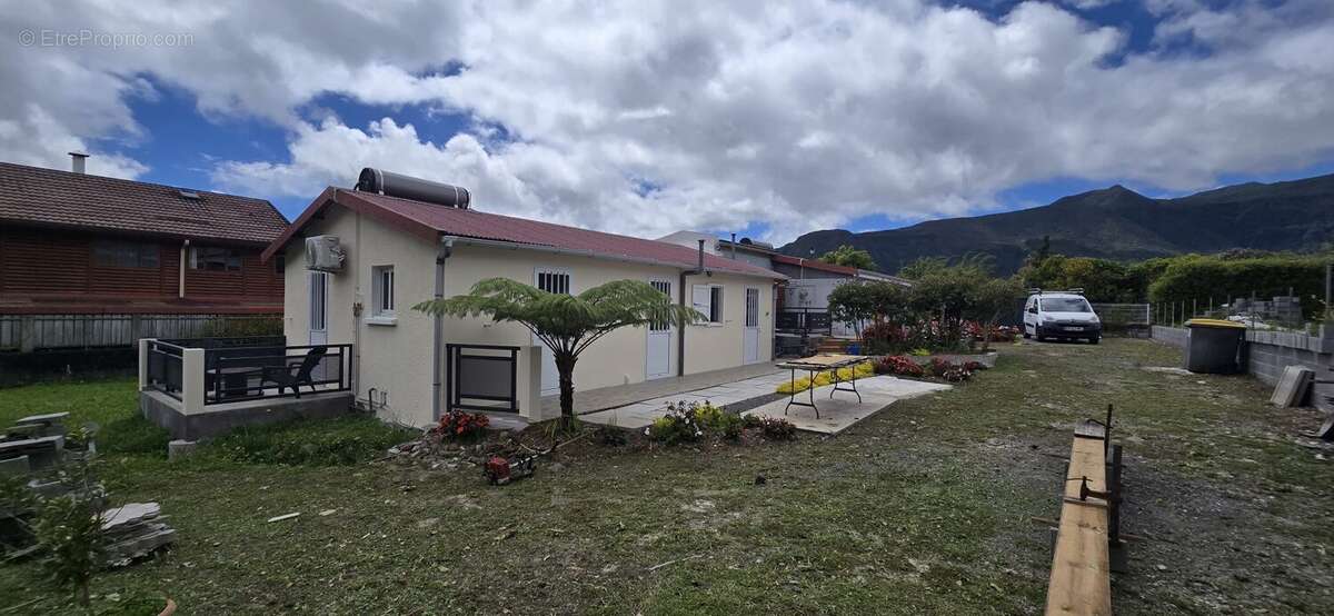 Maison à LA PLAINE-DES-PALMISTES