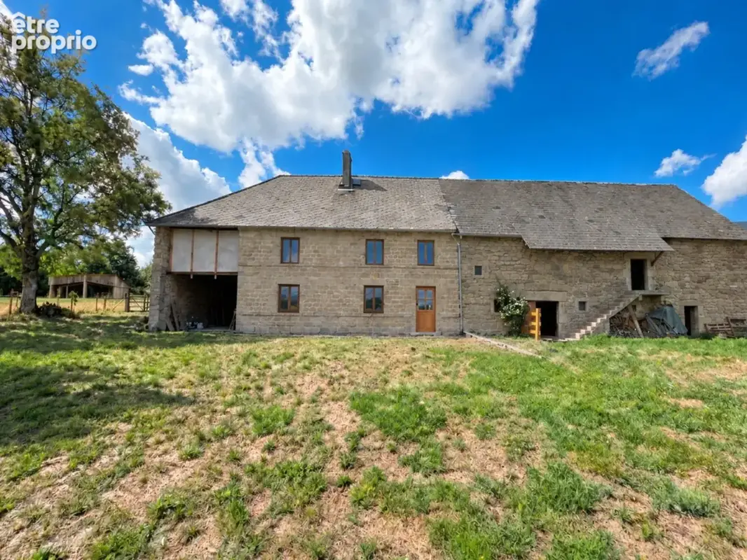 Maison à VILLOSANGES