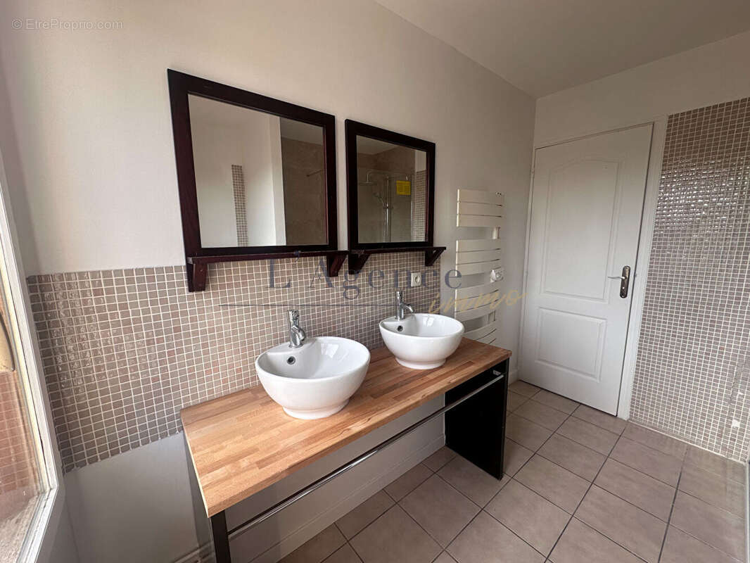 Appartement à LAMORLAYE