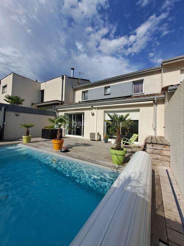 Maison à LE BOUSCAT