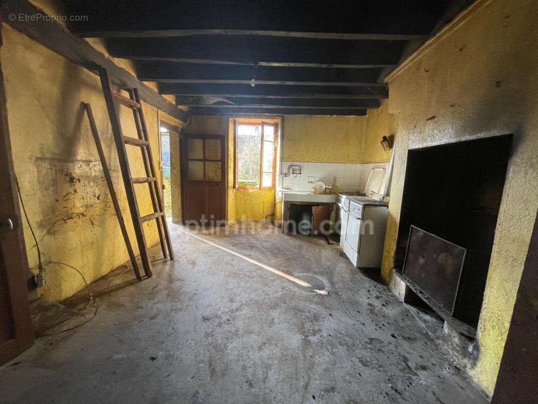 Charmante maison 70 m2 à rénover  avec grange et jardin - photo 4