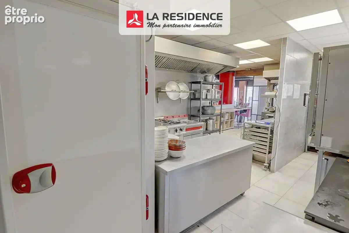 Commerce 200 m² à vendre à Frejus (83600) - photo 8