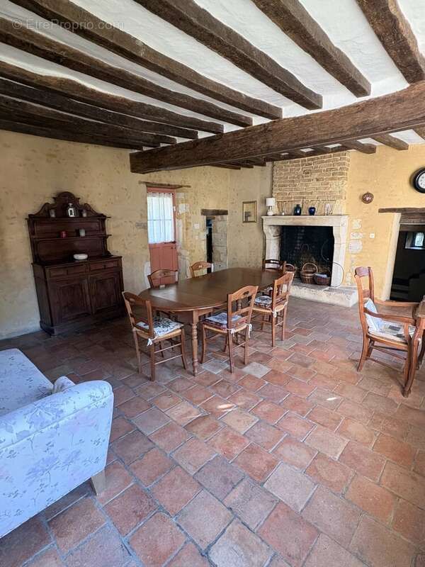 Authentique longère percheronne de caractère – 164 m² habitables – Dépendance de 105 m² – Terrain de 5 000 m² - photo 23