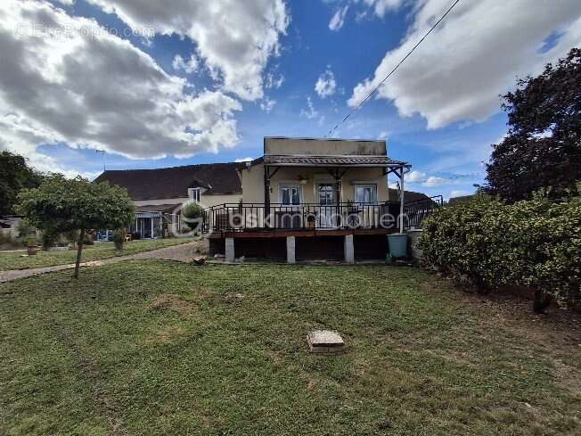 Maison à PLESSIS-SAINT-JEAN