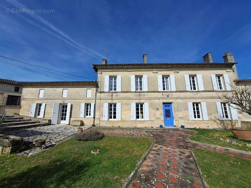 Maison à AUBIE-ET-ESPESSAS