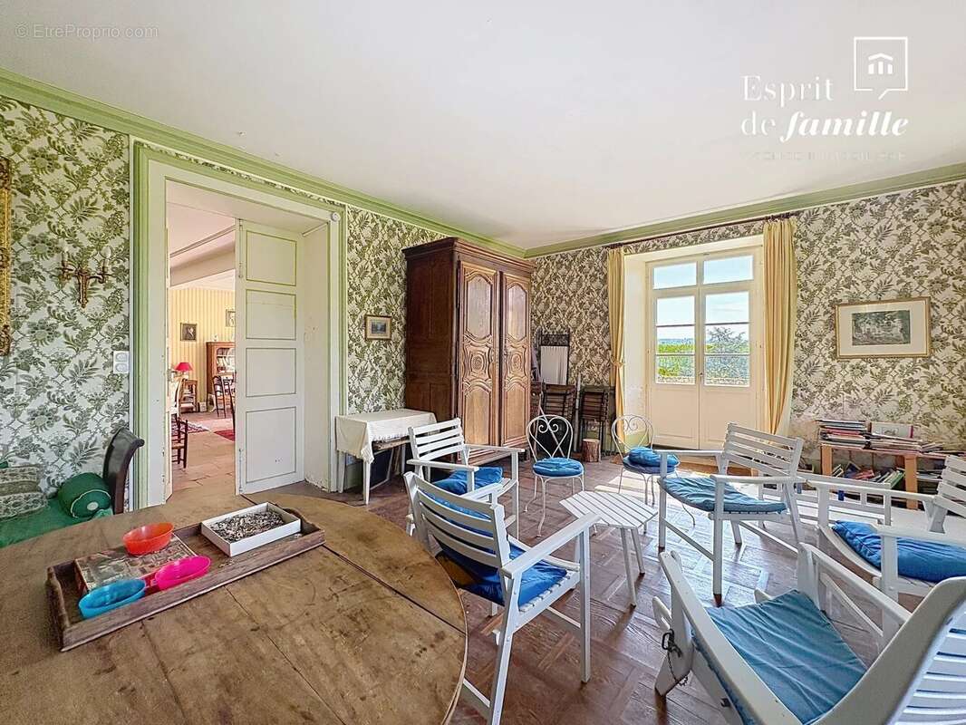 Maison à CHARMES-SUR-L'HERBASSE