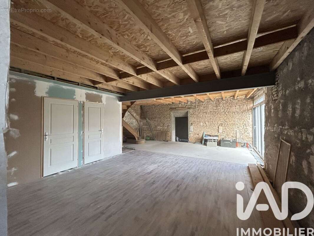 Maison 98 m² à Mouton  - photo 5