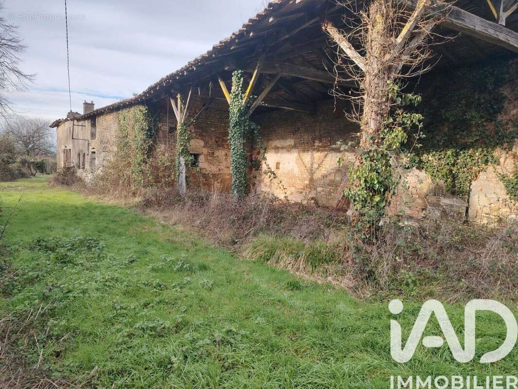Maison 54 m² à La Magdeleine  - photo 3