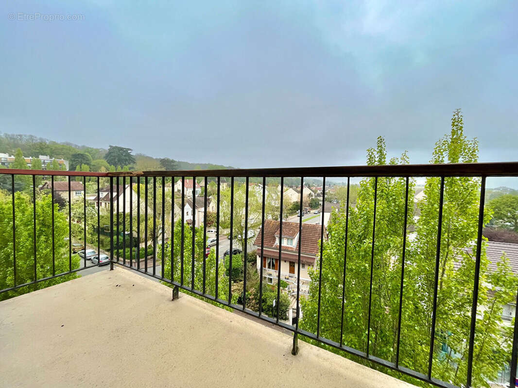 Appartement à FONTENAY-LE-FLEURY