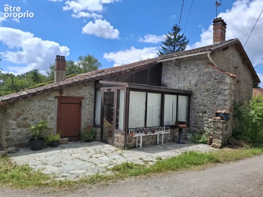 Maison 3 pièces 70 m² à vendre à Chabanais (16150) - photo 2