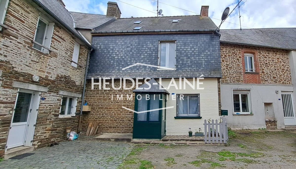 Maison à FOUGEROLLES-DU-PLESSIS