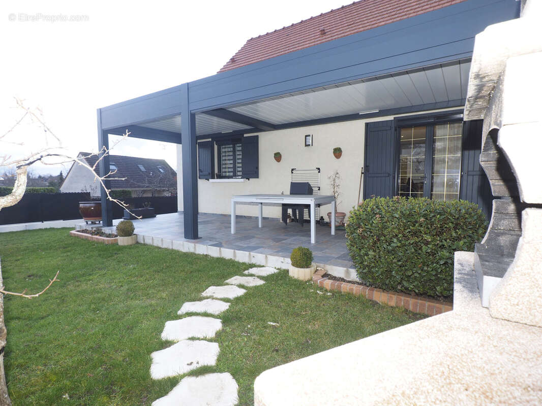 Maison à VAUX-LE-PENIL