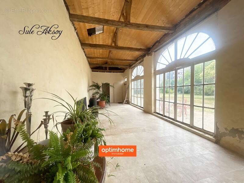 Vente Domaine - Ensemble immobilier du XIXe de 2 bâtiments avec tours, idéal gîtes et chambres d'hôtes - photo 5