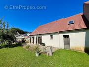 Maison à LA CHAPELLE-LA-REINE