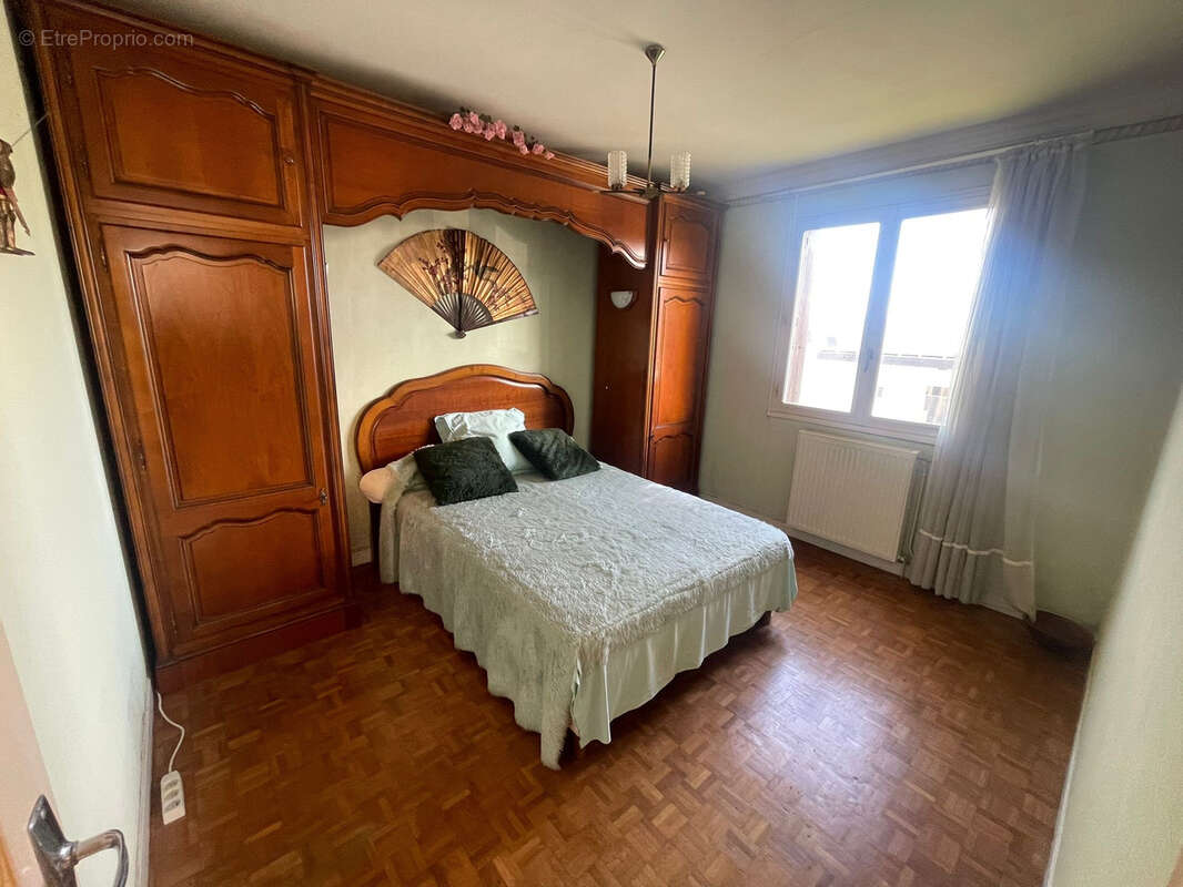 Maison à NOYANT-LA-GRAVOYERE