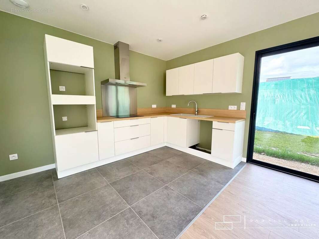 Maison 96 m² à Preignan  - photo 2