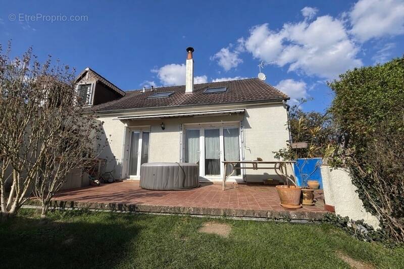 Maison à CHEVILLY