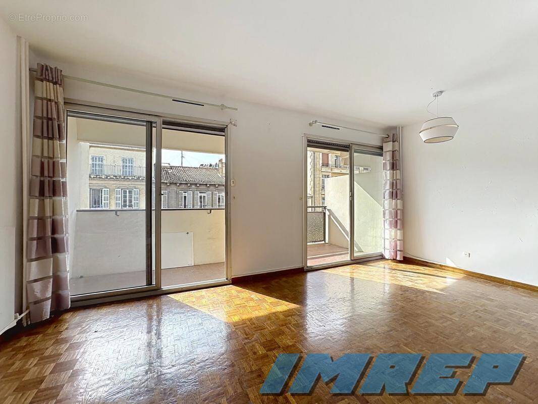 Appartement à MARSEILLE-6E