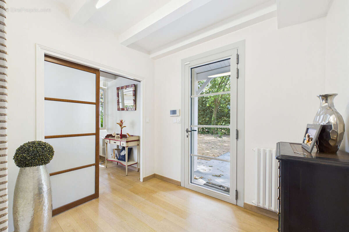 Maison de plain-pied 193 m² - Parcelle de 2900 m² au calme - 5 chambres + bureau - photo 9
