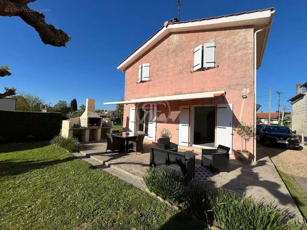 Maison à VAYRES