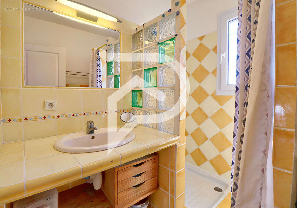 Maison à GREOUX-LES-BAINS