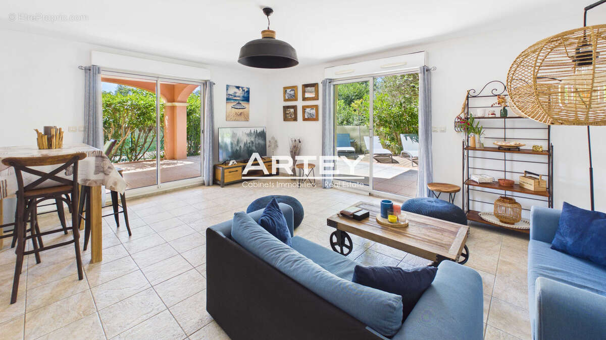 Appartement à CARQUEIRANNE