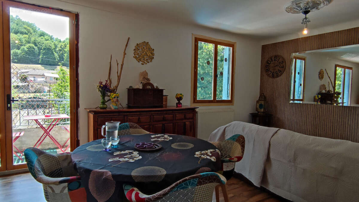 Maison individuelle avec garage et dépendances sur 8800m² de terrain - photo 7