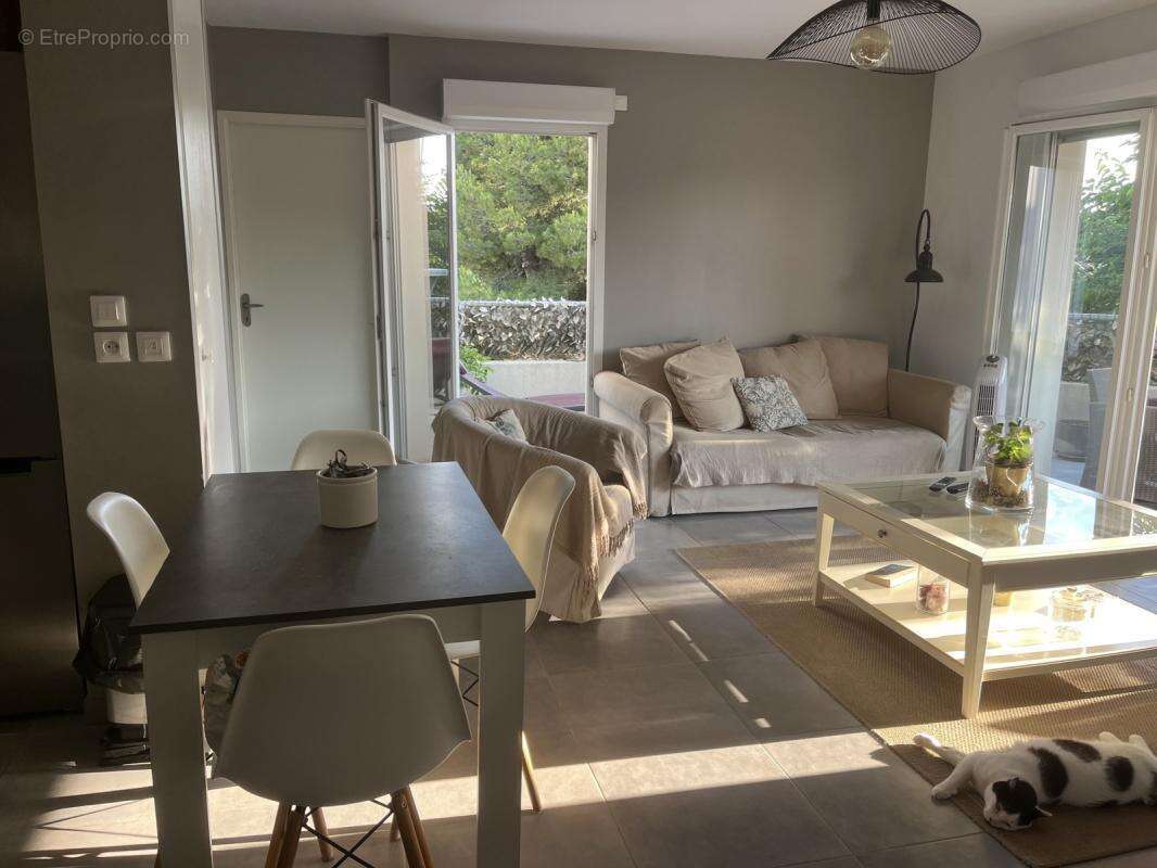 Appartement à MEZE