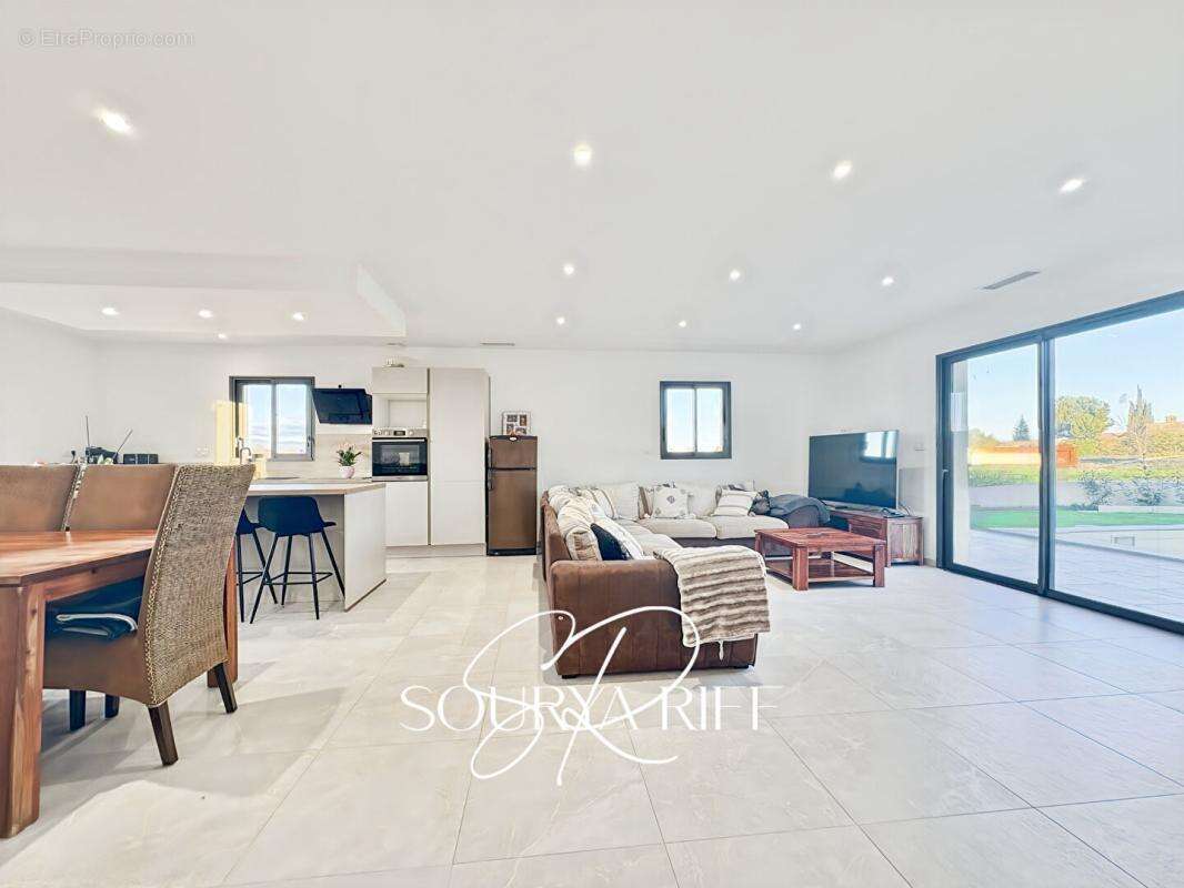 Villa contemporaine avec piscine et sous-sol exceptionnel - photo 2
