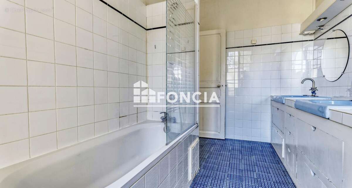 Appartement à ISSY-LES-MOULINEAUX