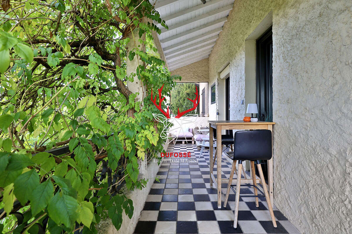 Maison à LA TOUR-DE-SALVAGNY