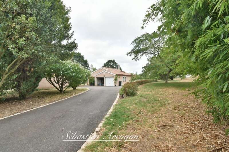Entre Villeneuve-sur-Lot (47) et Saint-Sylvestre-sur-Lot – Belle maison de plain-pied avec piscine sur 3 800 m² - photo 18