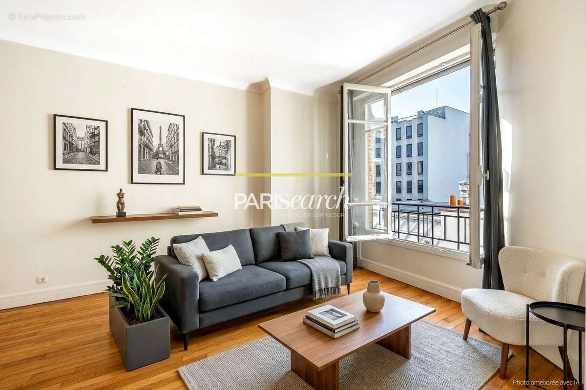 Appartement à PARIS-16E