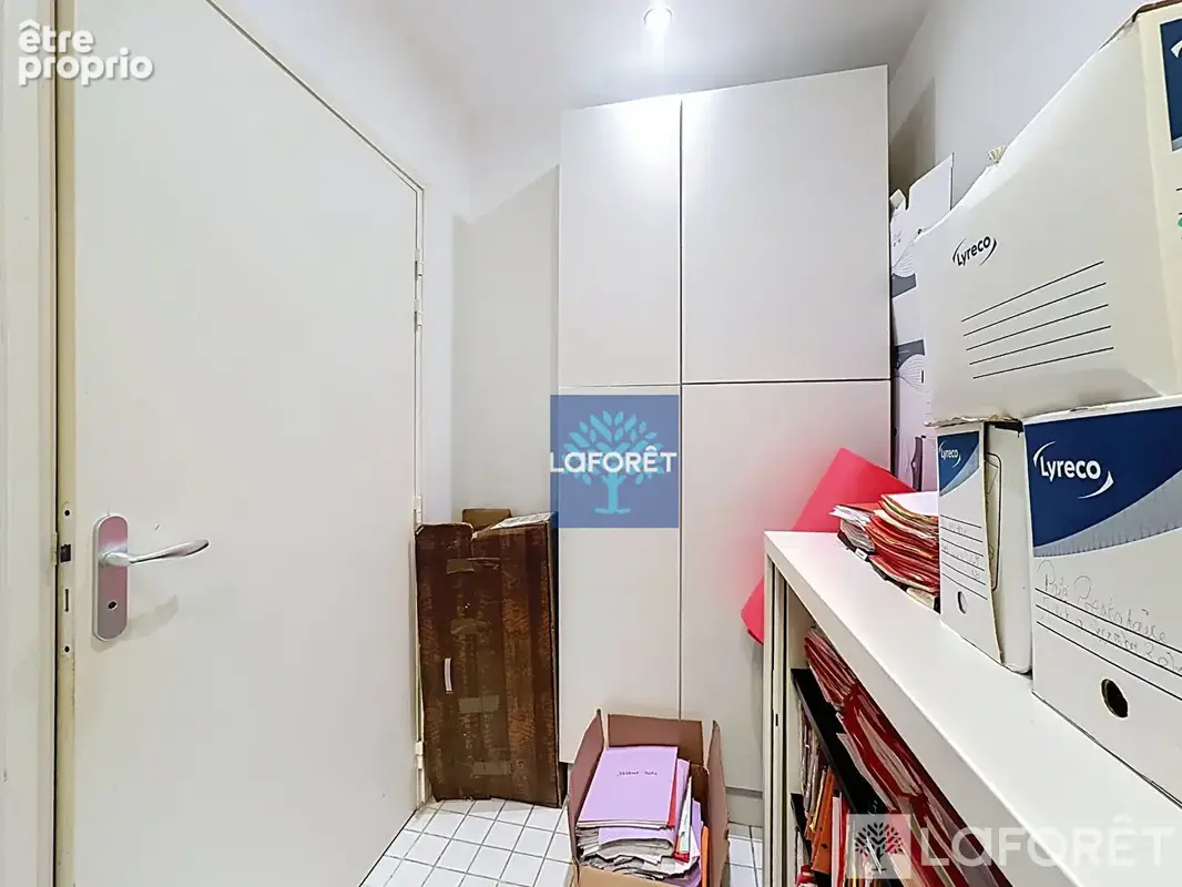 Local commercial Vincennes 65m² avec locataire - photo 4
