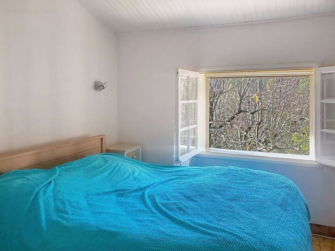 Maison à COLOMBIERES-SUR-ORB