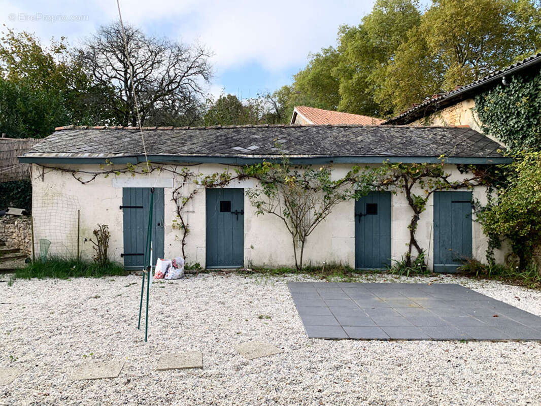 Maison à CHAMPAGNE-MOUTON