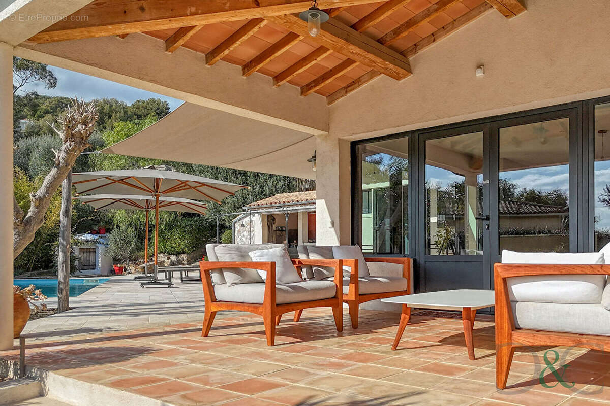 Maison à BORMES-LES-MIMOSAS