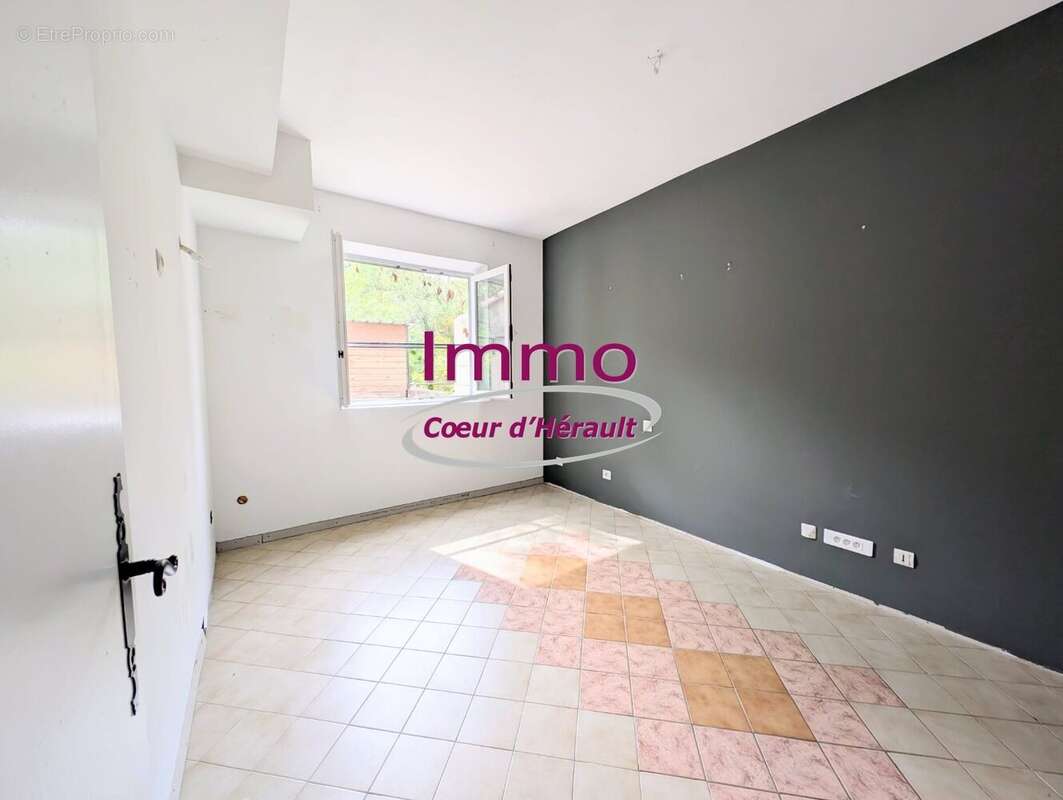 Appartement à MOUREZE