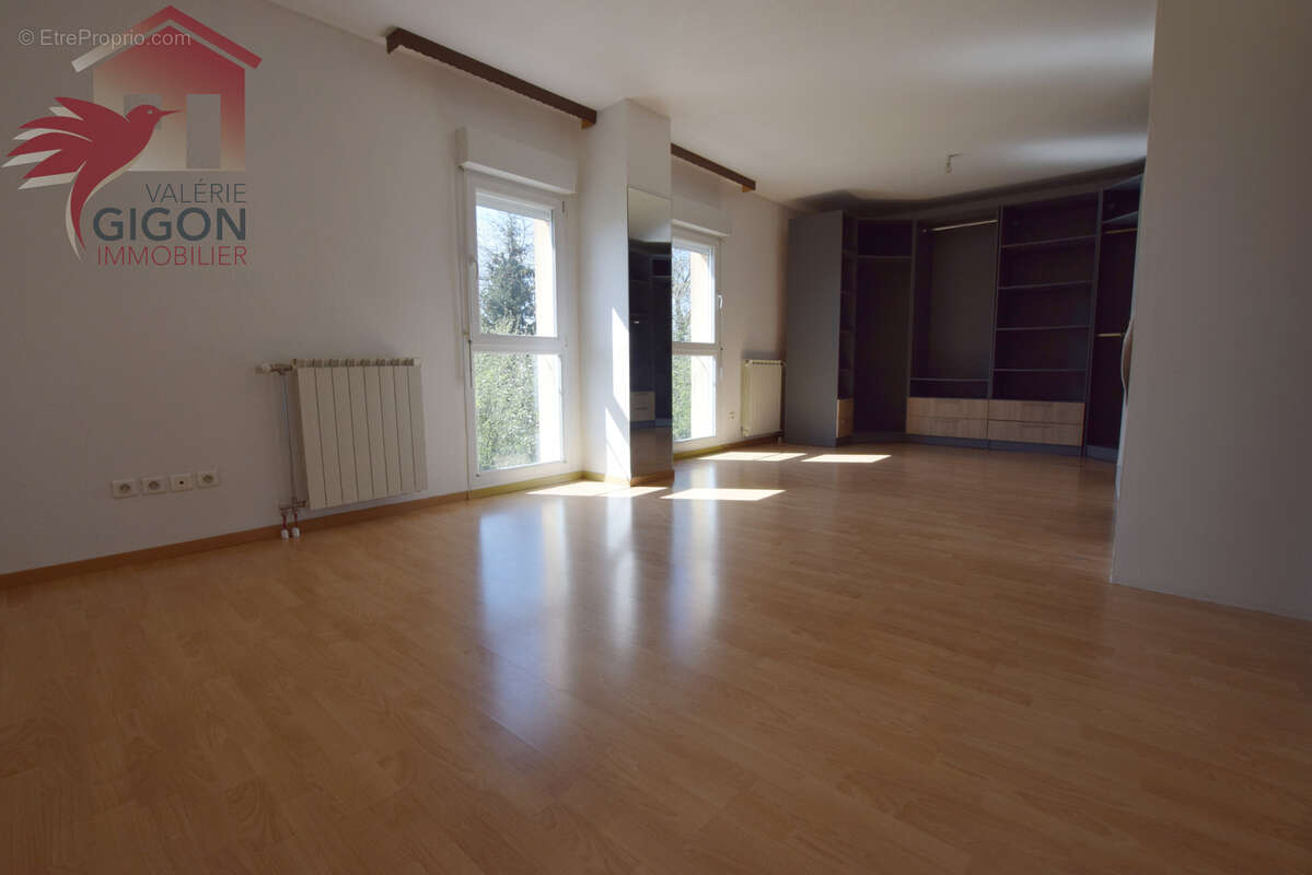 Maison à VIEUX-CHARMONT