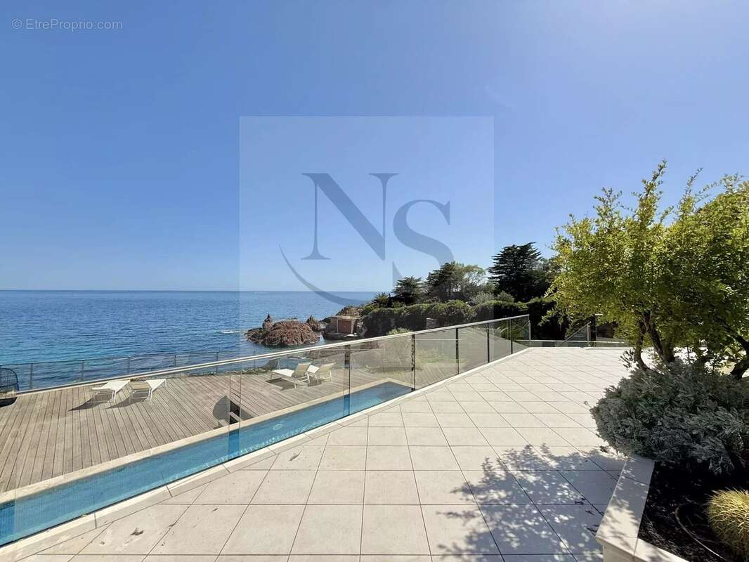 Maison à THEOULE-SUR-MER