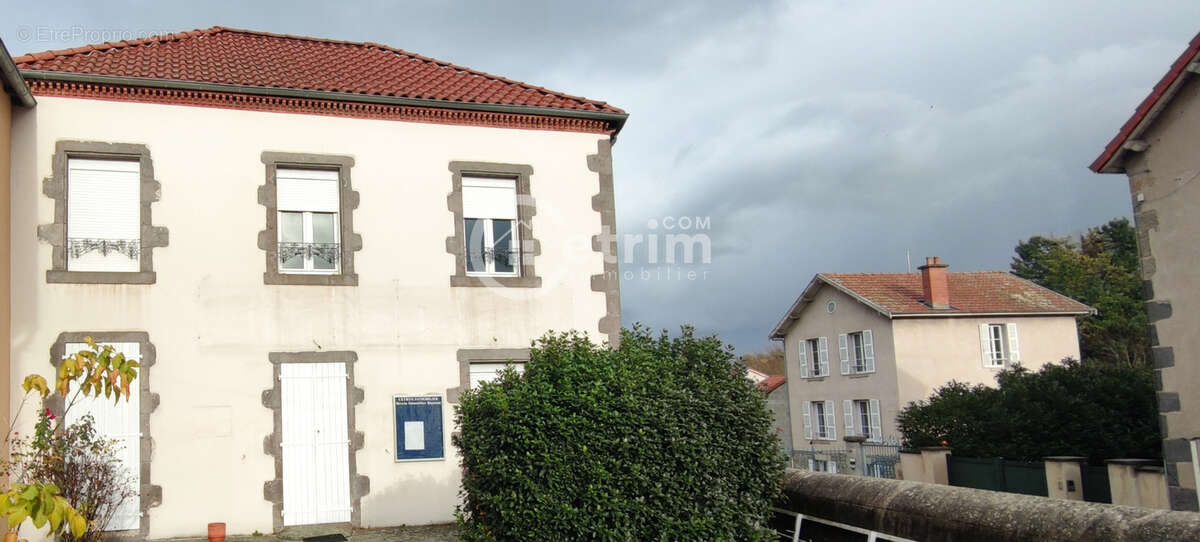 Maison à VEYRE-MONTON