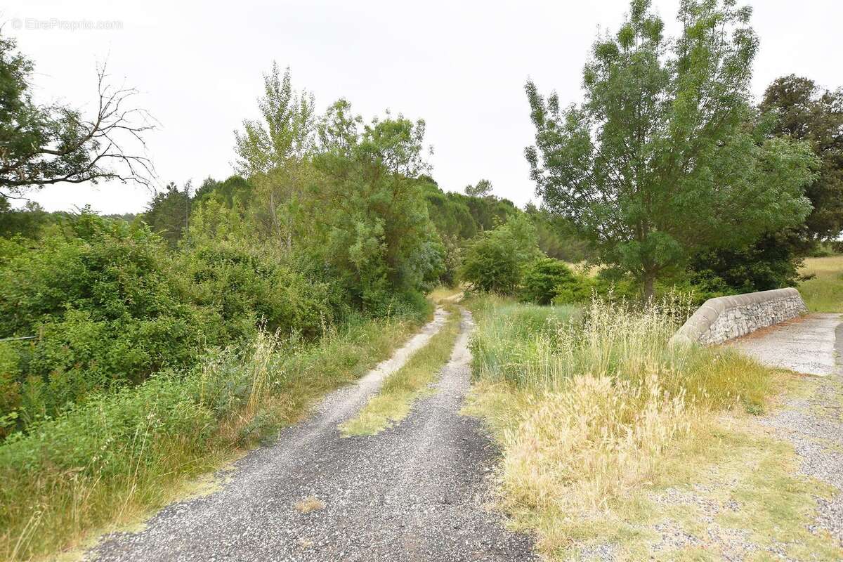 Terrain à VIC-LE-FESQ