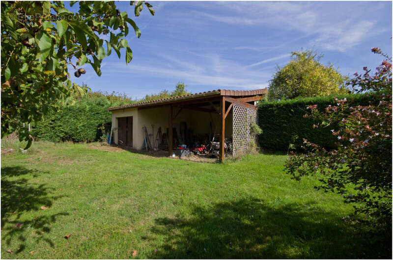 Maison à SAINT-GEORGES-LES-BAILLARGEAUX