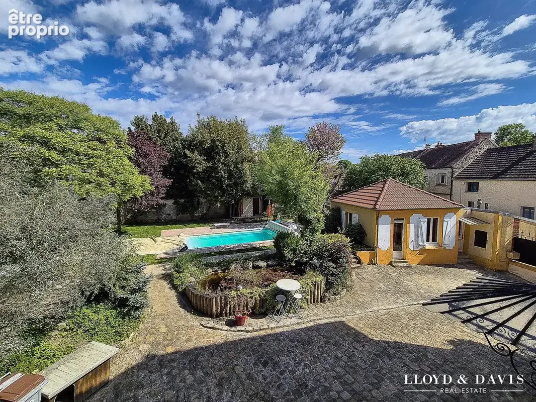 Maison 277 m² à Marolles-En-Brie  - photo 3