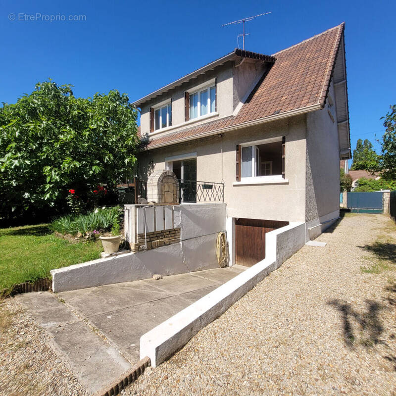 Maison à CHILLY-MAZARIN