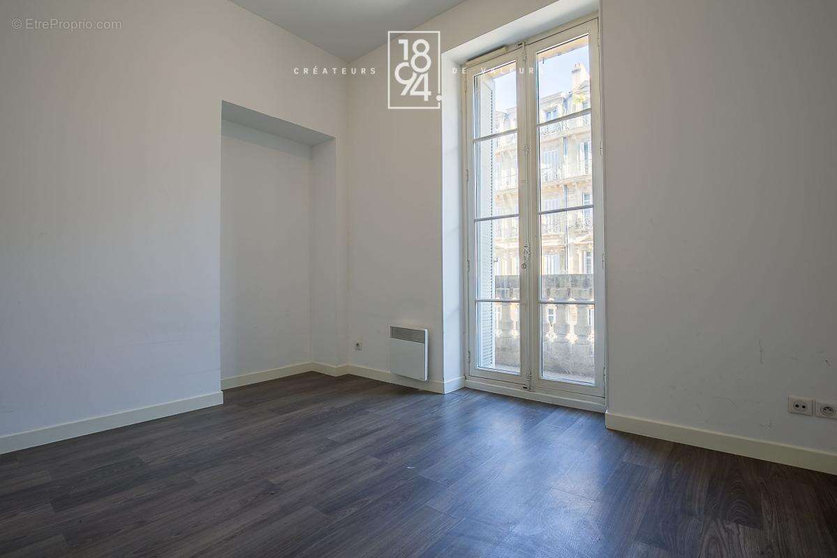 Appartement à MARSEILLE-2E